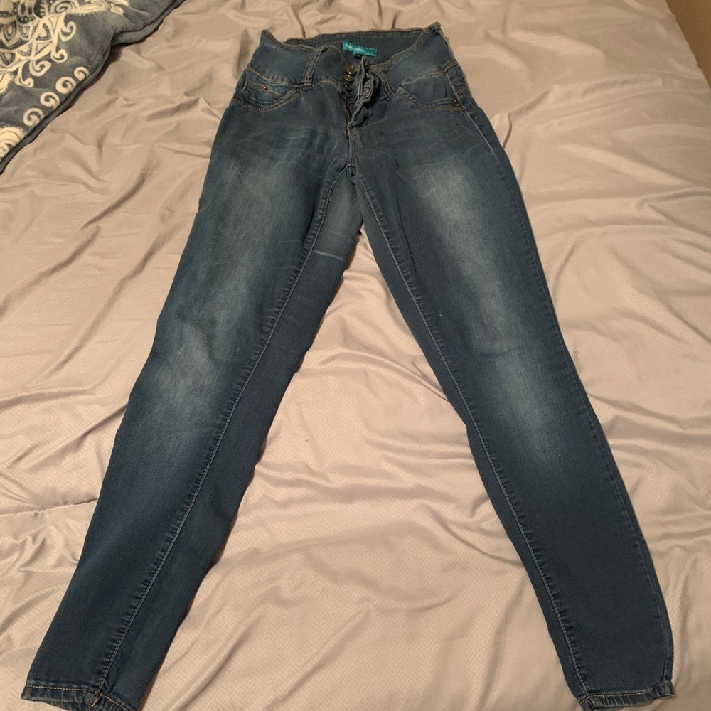 Betta booty jeans